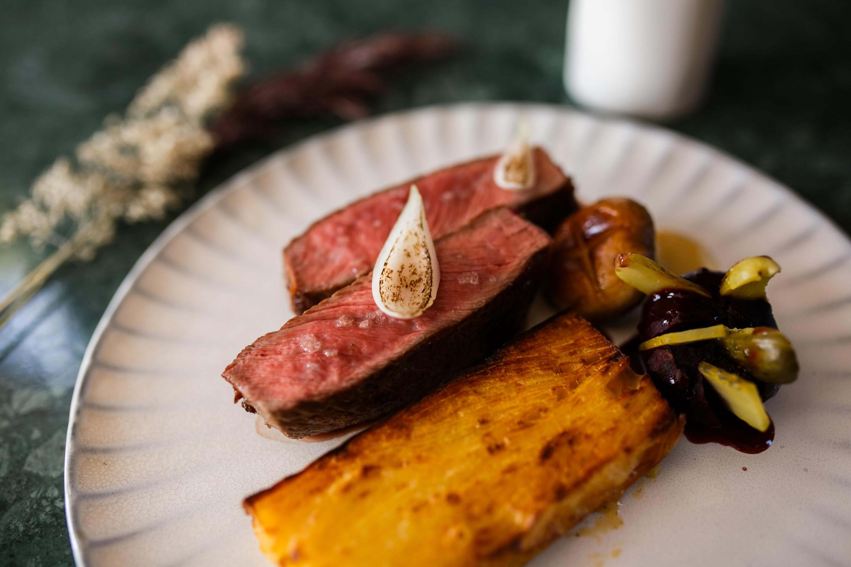Roastbeef mit Kartoffelgratin, Rote Bete